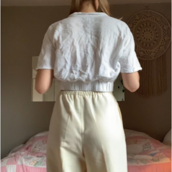 White Cropped Relaxed Blouse - Picture 2 of 2